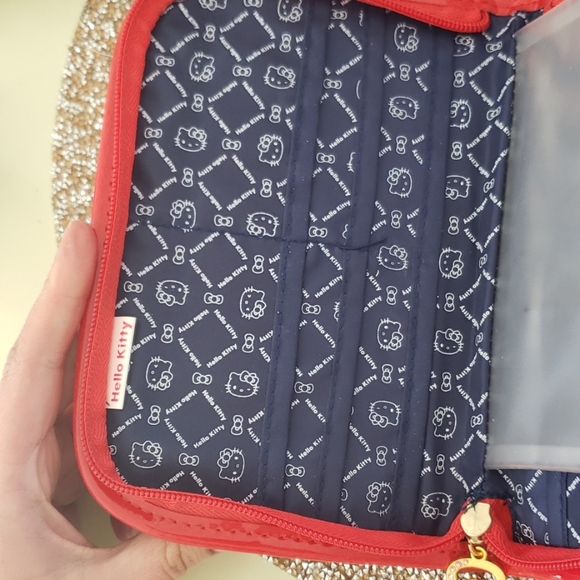 Hello Kitty Wallet - Picture 3 of 5